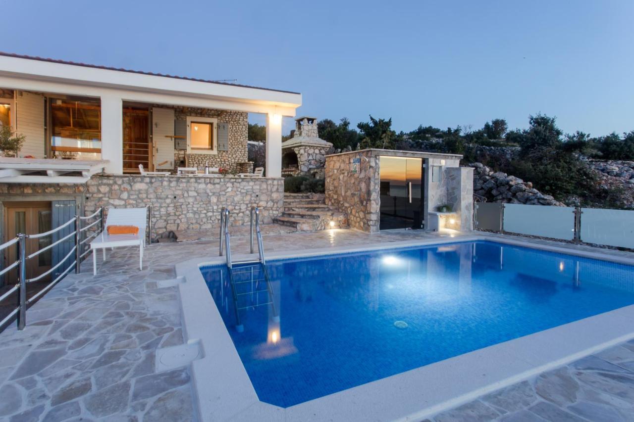 Villa Stone House With Swimming Pool & Sauna, Beach, Sevid Exterior foto