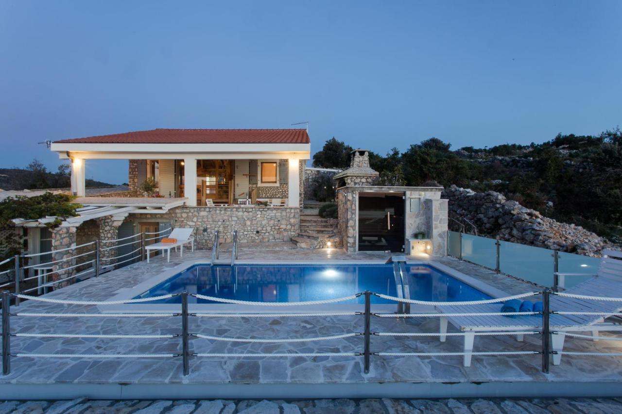 Villa Stone House With Swimming Pool & Sauna, Beach, Sevid Exterior foto